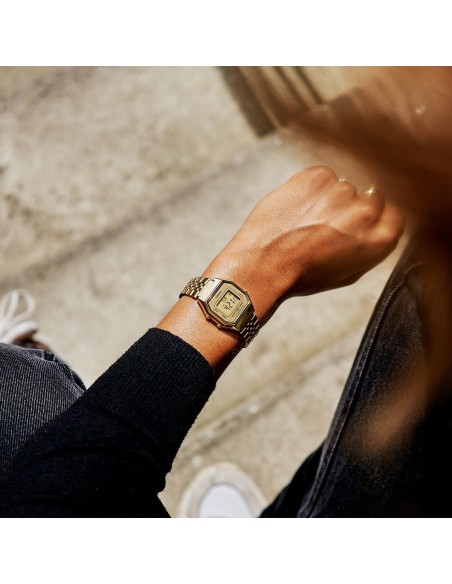 Reloj Casio Mujer Vintage dorado LA680WEGA-9ER - JOYA Y RELOJ - Imagen 3
