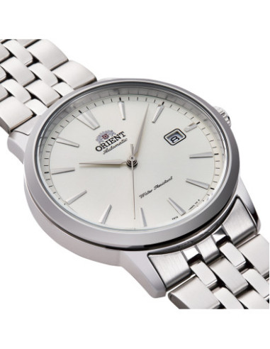 Reloj Orient RA-AC0F02S30B detalle de la correa y el cierre - Imagen 2